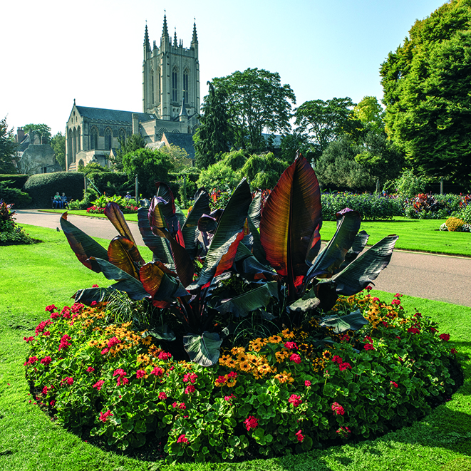 Calendar Gardens Int 003
