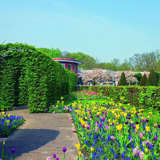 Calendar Gardens Int 004